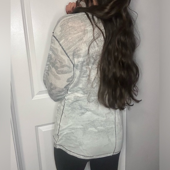 FREE PEOPLE lightweight long sleeve shirt S - Picture 1 of 3